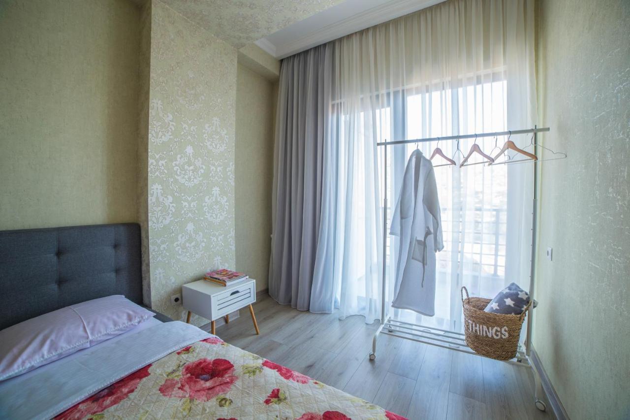 Comfy Apartment Tbilisi Esterno foto