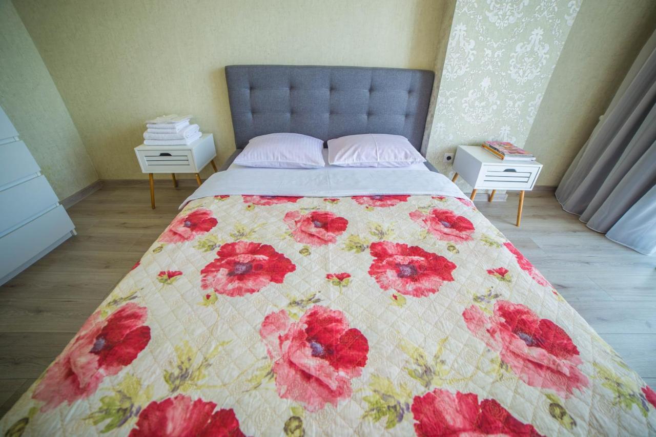 Comfy Apartment Tbilisi Esterno foto