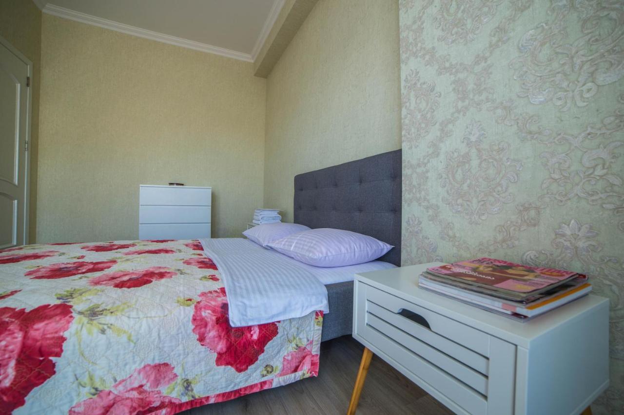 Comfy Apartment Tbilisi Esterno foto