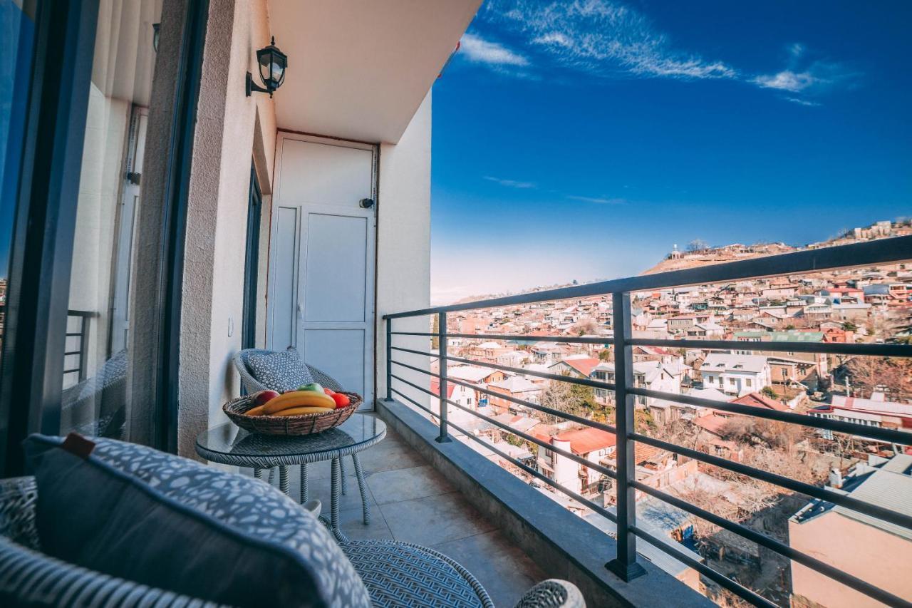 Comfy Apartment Tbilisi Esterno foto