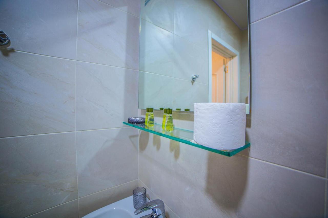 Comfy Apartment Tbilisi Esterno foto