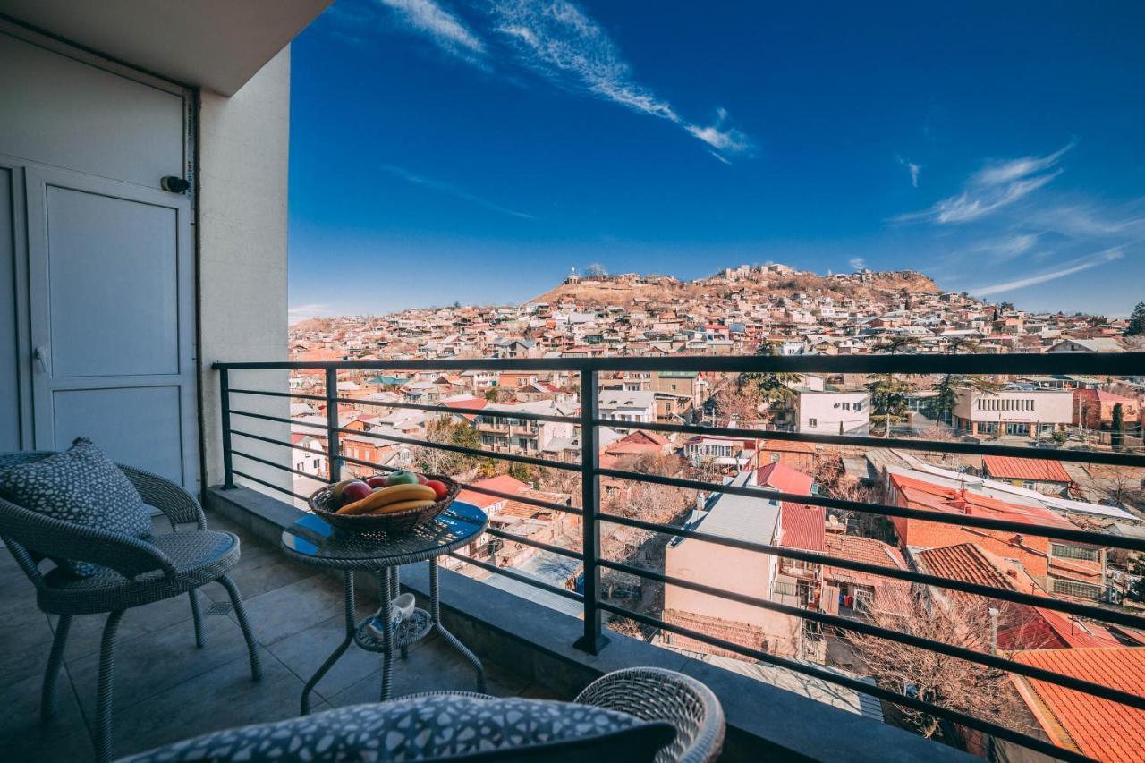 Comfy Apartment Tbilisi Esterno foto