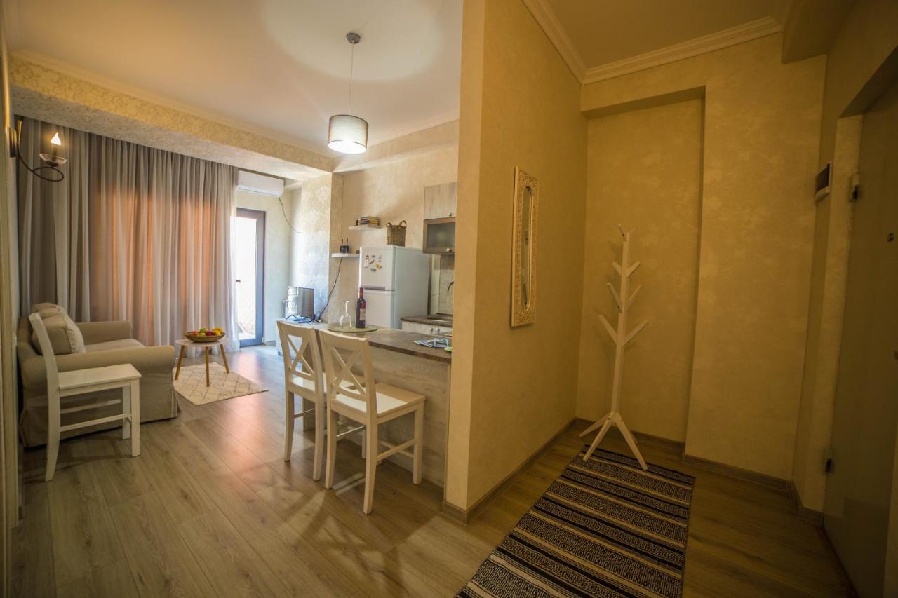 Comfy Apartment Tbilisi Esterno foto