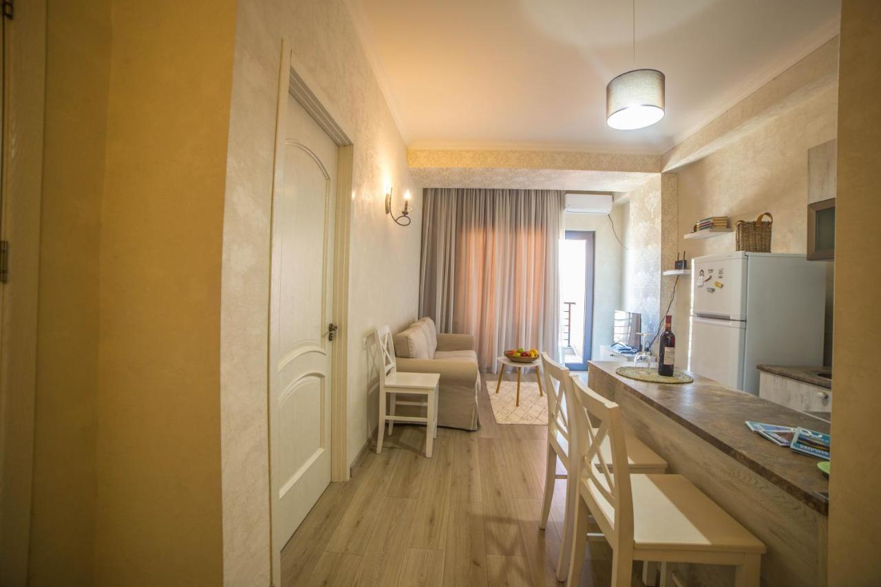 Comfy Apartment Tbilisi Esterno foto