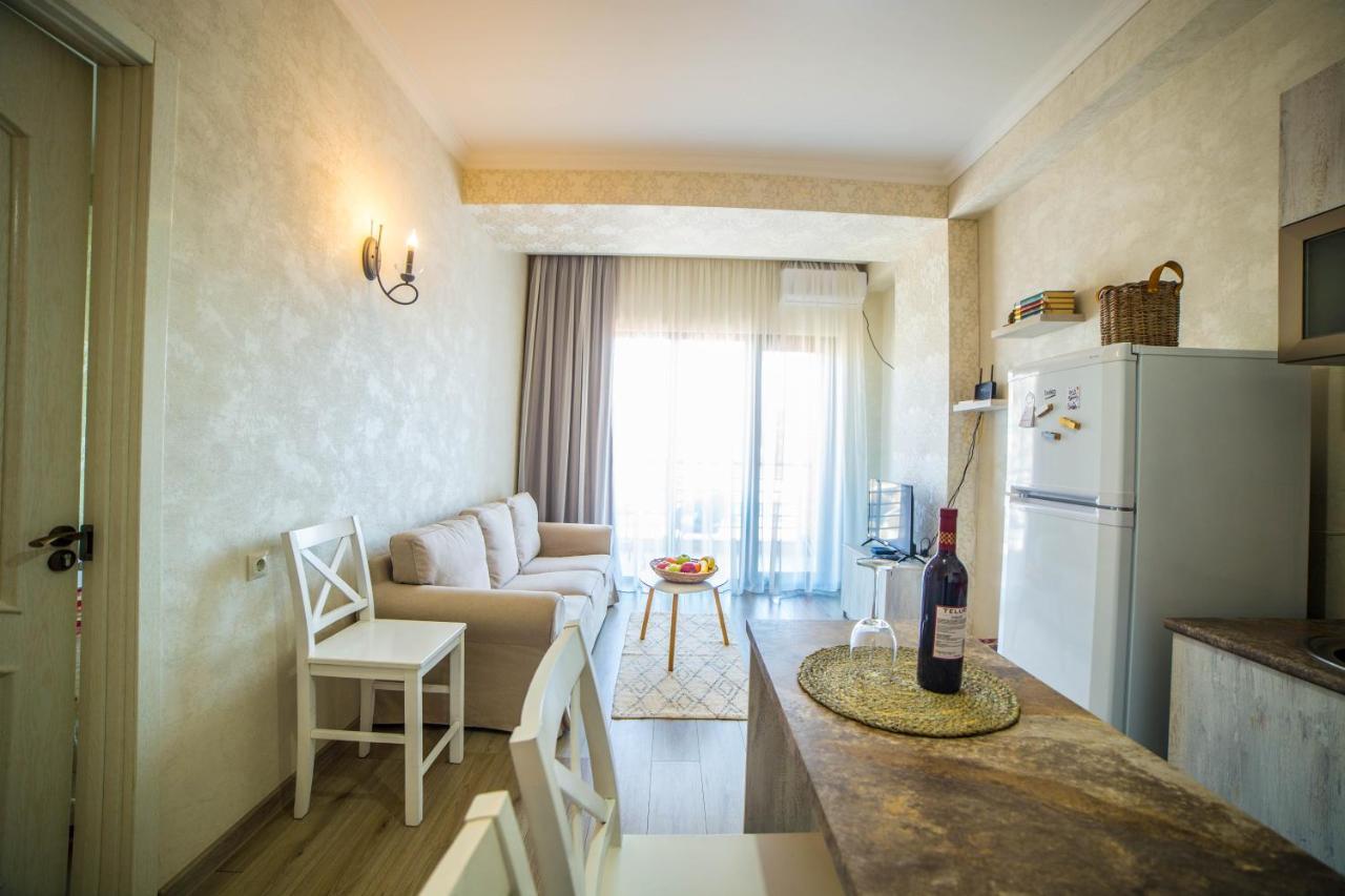 Comfy Apartment Tbilisi Esterno foto